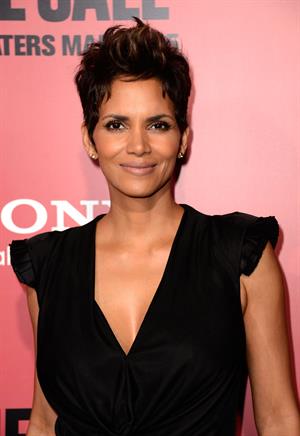 Halle Berry  The Call  Hollywood premiere 3/5/13  