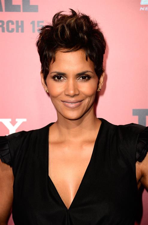 Halle Berry  The Call  Hollywood premiere 3/5/13  