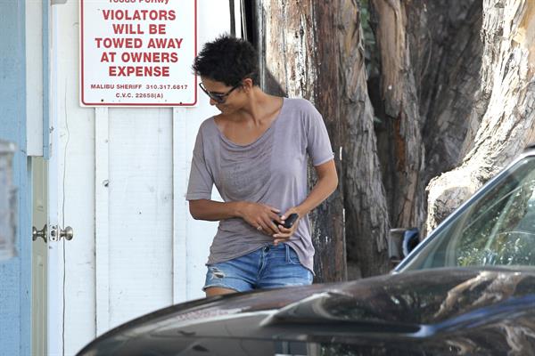 Halle Berry and Olivier Martinez house hunting in Malibu Sept 29, 2012 