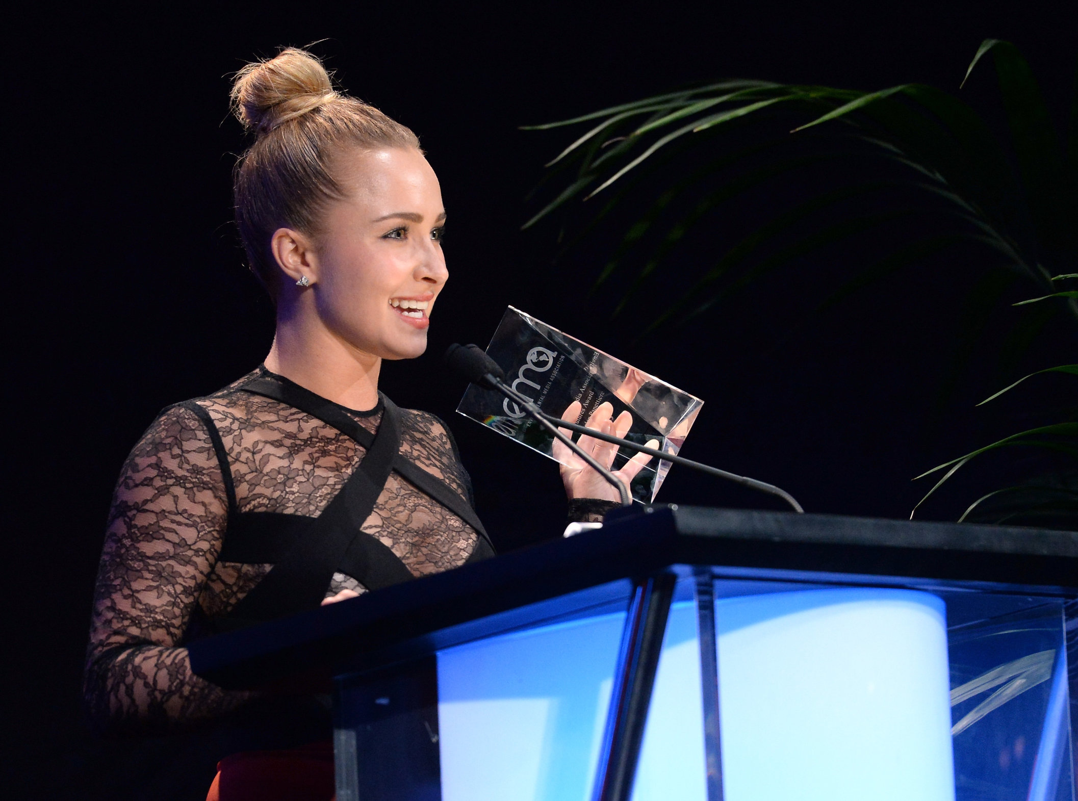 Hayden Panettiere Pictures Hayden Panettiere 23rd annual Environmental Media Awards - Burbank - October 19, 2013