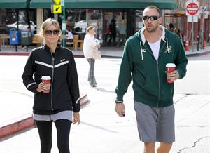 Heidi Klum Spotted leaving the gym and grabbing Starbucks in Brentwood (November 14, 2012) 