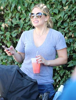Hilary Duff – Farmers Market in Studio City 11/10/13  