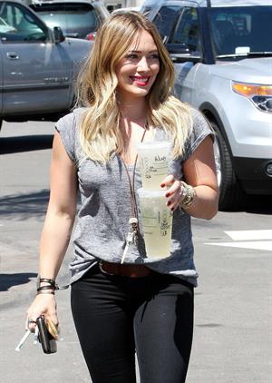 Hilary Duff Stops at Starbucks for an iced drink while out and about in Los Angeles (September 6, 2013) 