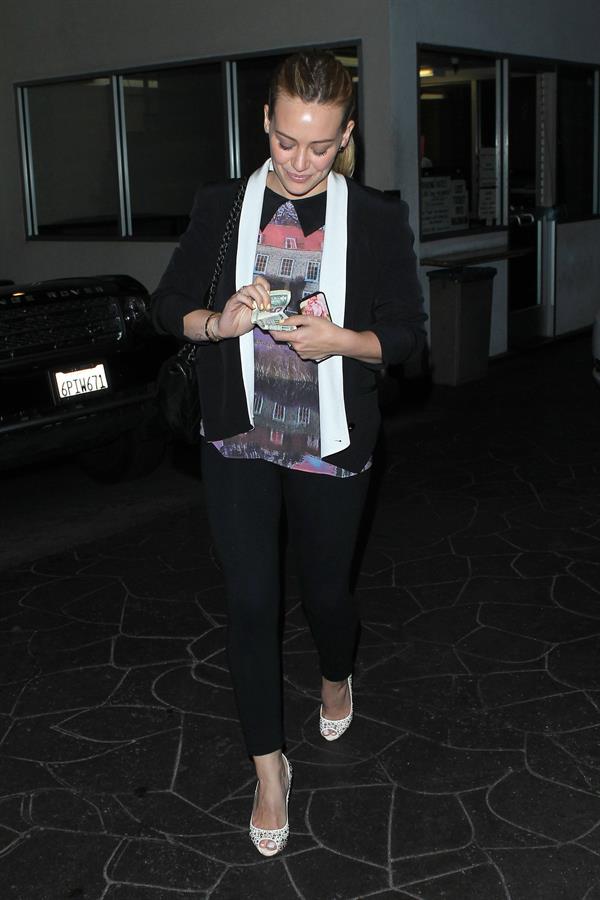 Hilary Duff Goes to dinner with a companion at E. Baldi Restaurant in Beverly Hills (May 8, 2013) 