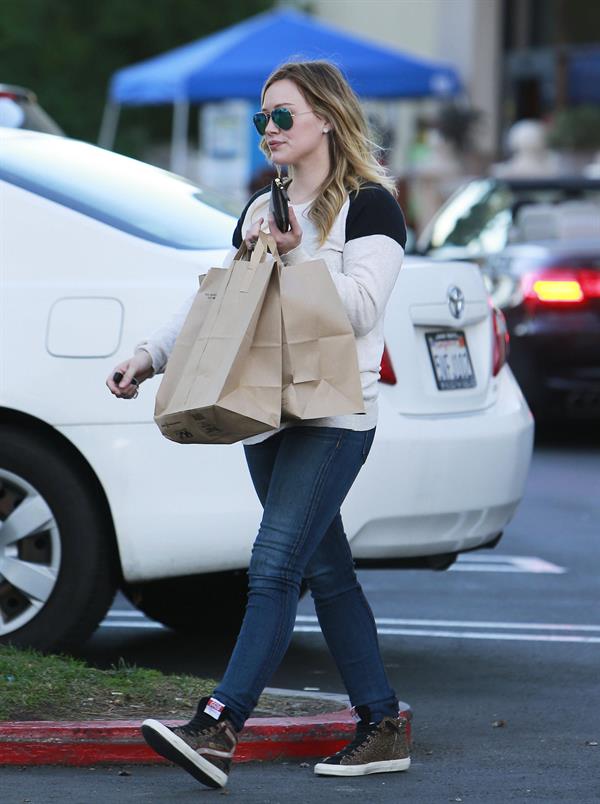 Hilary Duff shops for groceries at Ralph's in Beverly Hills 1/20/13 