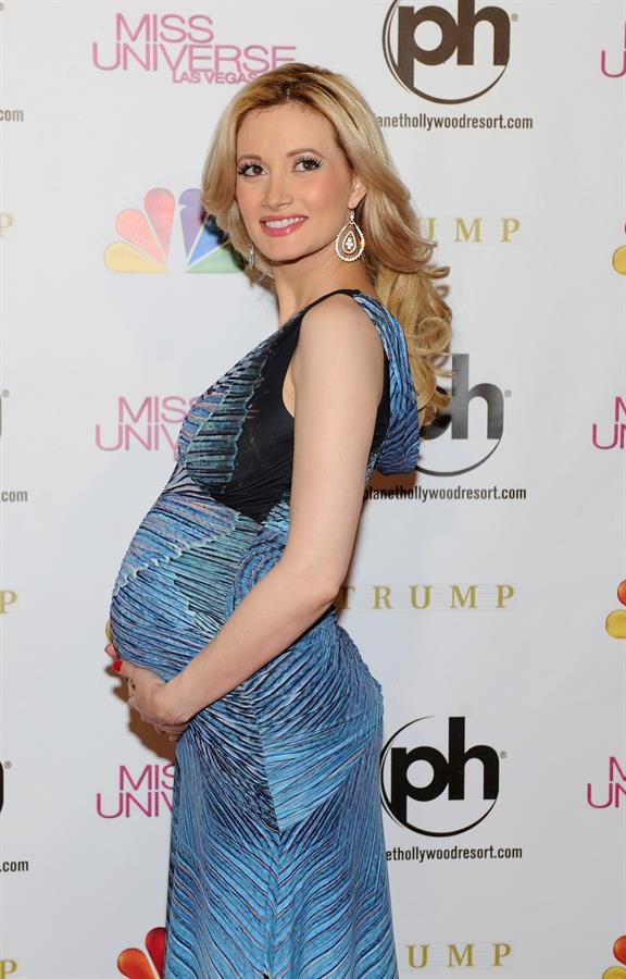 Holly Madison arrives at The 2012 Miss Universe Pageant in Las Vegas on December 19, 2012