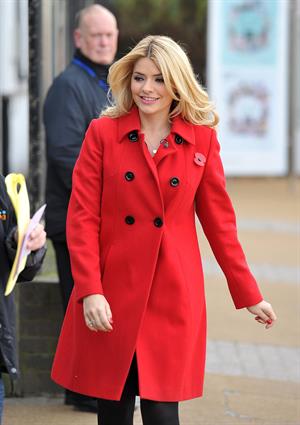 Holly Willoughby 'This Morning' London - November 6, 2012