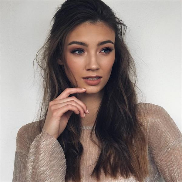 Lorena Rae