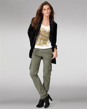 Izabel Goulart Newport News 