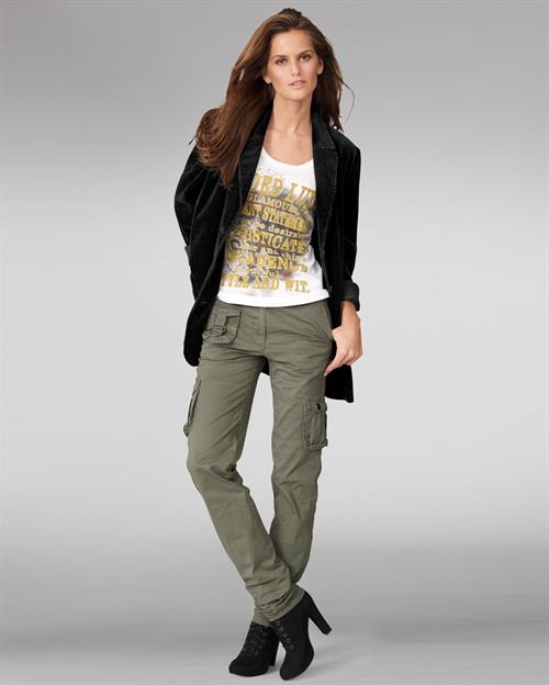 Izabel Goulart Newport News 