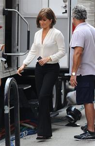 Jennifer Aniston - In a wig on the the set of Squirrels to the Nuts in New York City (19.07.2013) 