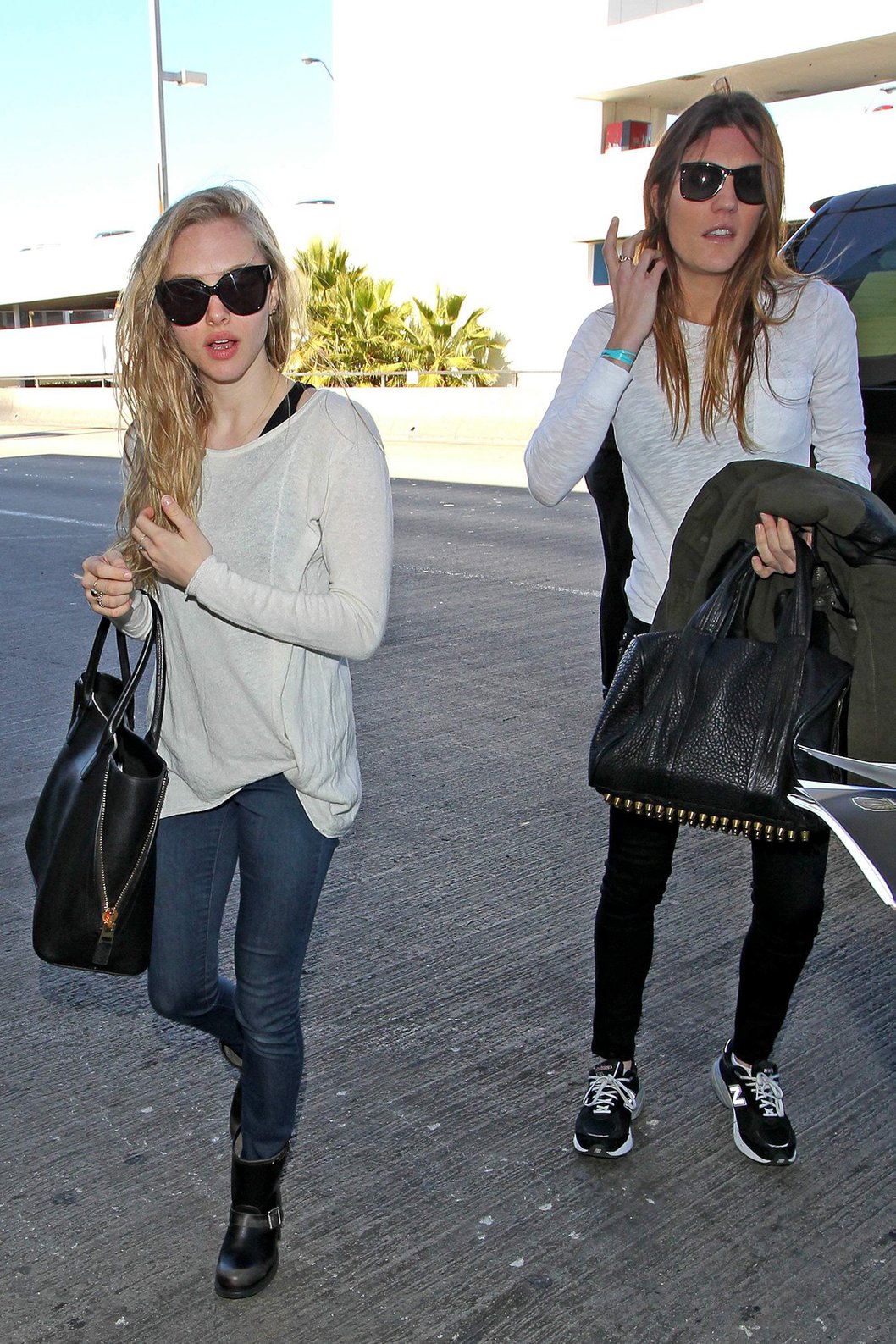 Jennifer Carpenter Pictures Jennifer Carpenter arrives at LAX to catch a flight out of town - January 21, 2013