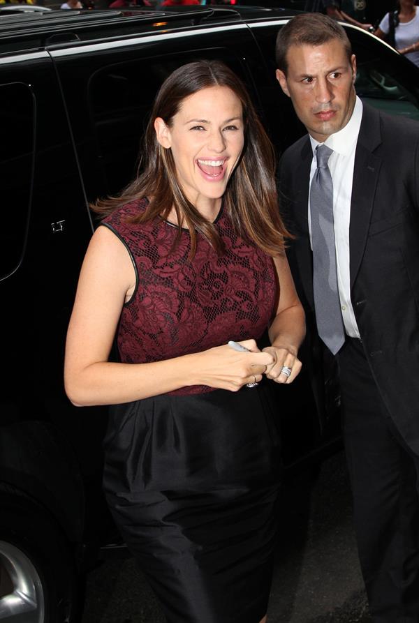 Jennifer Garner arrives at Good Morning America in NYC (Aug 15 2012)