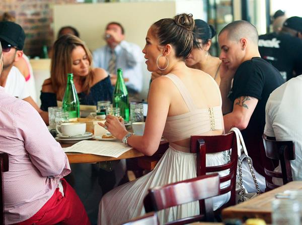 Jennifer Lopez dinner at Bubbys in New York City on July 24, 2012