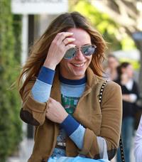 Jennifer Love Hewitt Shopping at Kitson in Beverly Hills April 6, 2013 