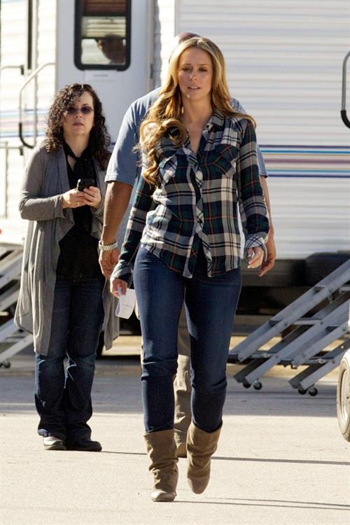 Jennifer Love Hewitt Pictures Jennifer Love Hewitt on the set of The Client List in Sherman Oaks February 1, 2013