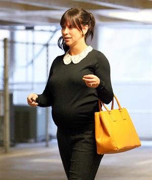 Jennifer Love Hewitt spotted out and about in Beverly Hills October 1, 2013 