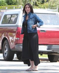 Jennifer Love Hewitt out at Starbucks in Los Angeles August 9, 2013 