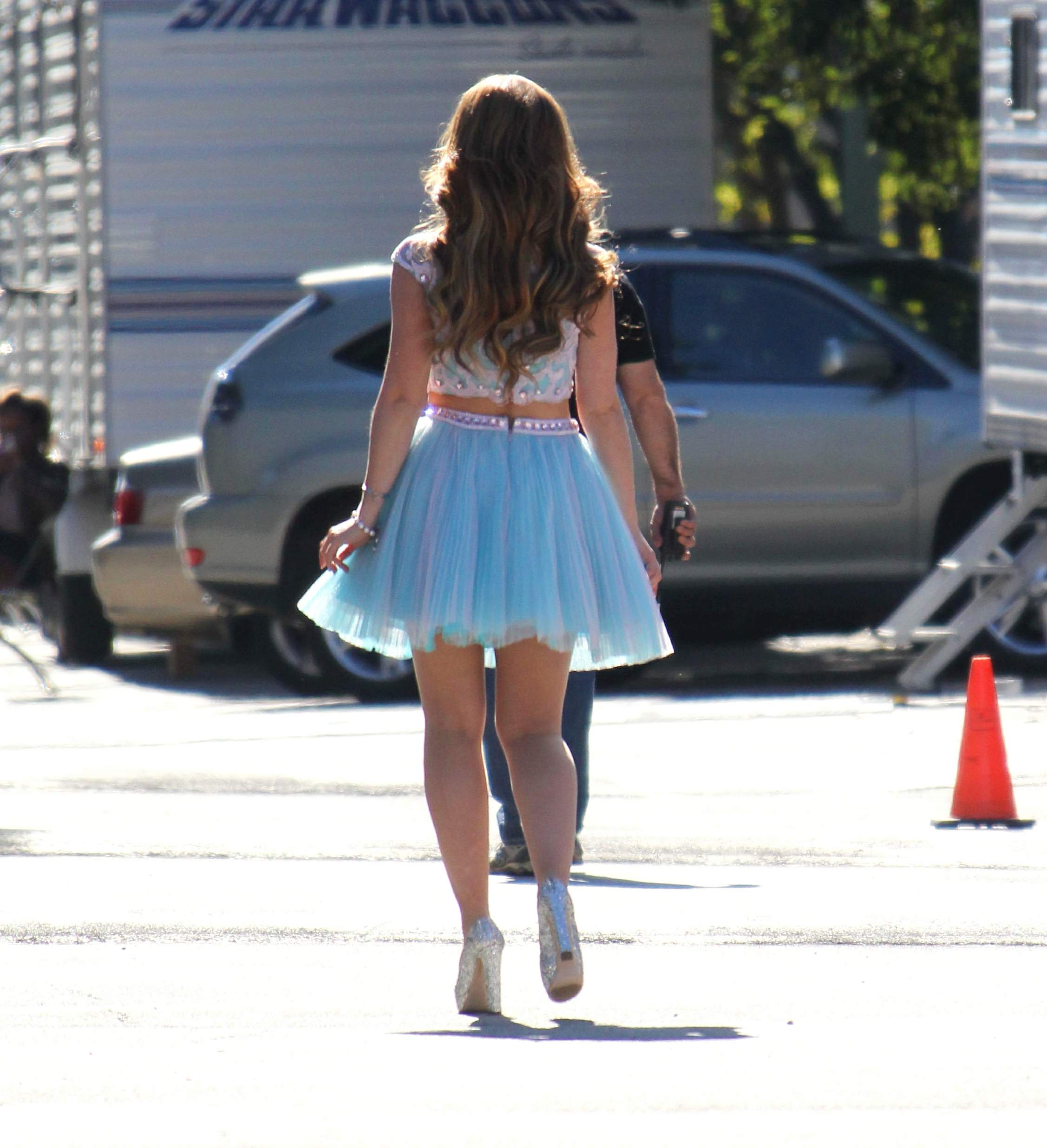 Jennifer Love Hewitt Pictures Jennifer Love Hewitt On the set of The Client List in Los Angeles January 4, 2013