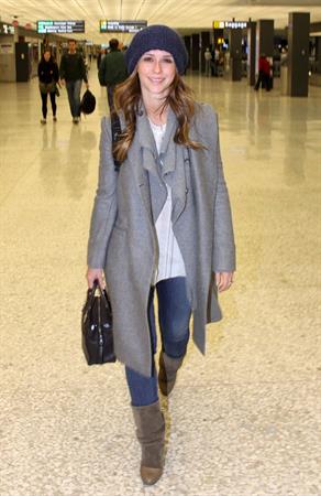 Jennifer Love Hewitt arrives on a flight at Dulles Airport in Washington, D.C. 12/22/12 