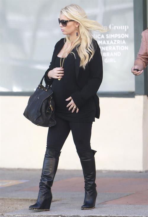 Jessica Simpson - Spotted in Los Angeles on February 21, 2013