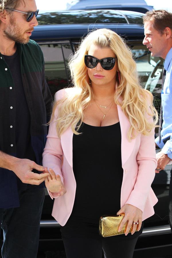 Jessica Simpson at The Ivy in Beverly Hills 2/14/13 