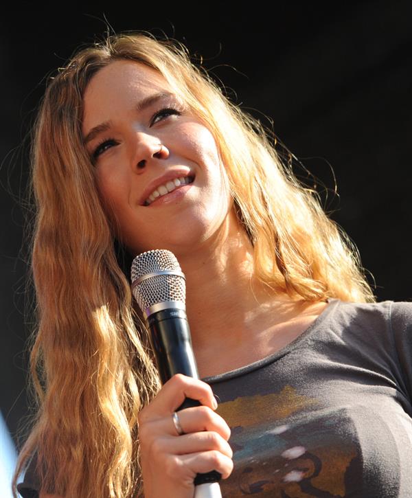 Joss Stone - Alexanderplatz in Berlin - August 27, 2012