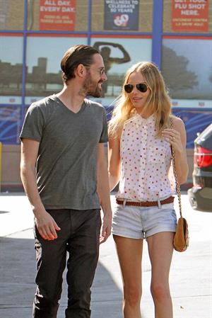 Kate Bosworth out shopping in Los Angeles October 3, 2012 