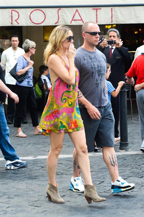 Kate Hudson Sightseeing tour & lunch at Dal Bolognese, Rome, on June 7, 2013