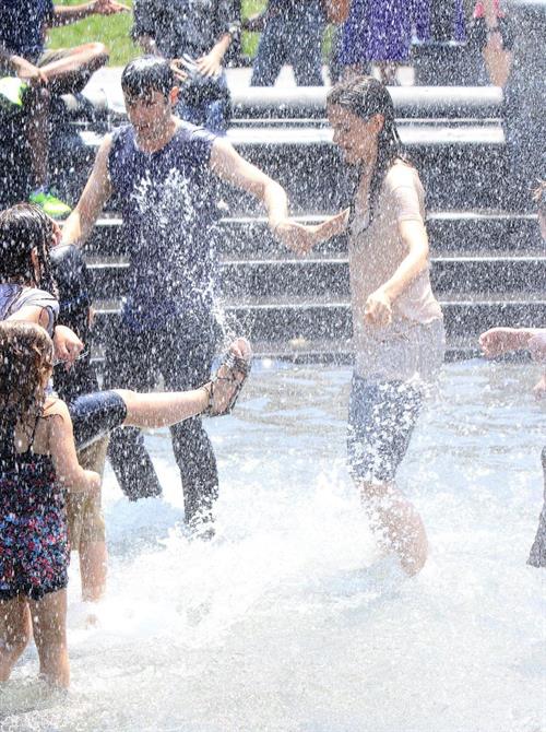 Katie Holmes Films  Mania Days  in Washington Square Park (May 21, 2013) 