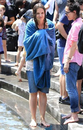 Katie Holmes Pictures Katie Holmes Films  Mania Days  in Washington Square Park (May 21, 2013)