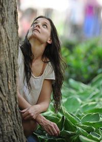 Katie Holmes Films  Mania Days  in Washington Square Park (May 21, 2013) 
