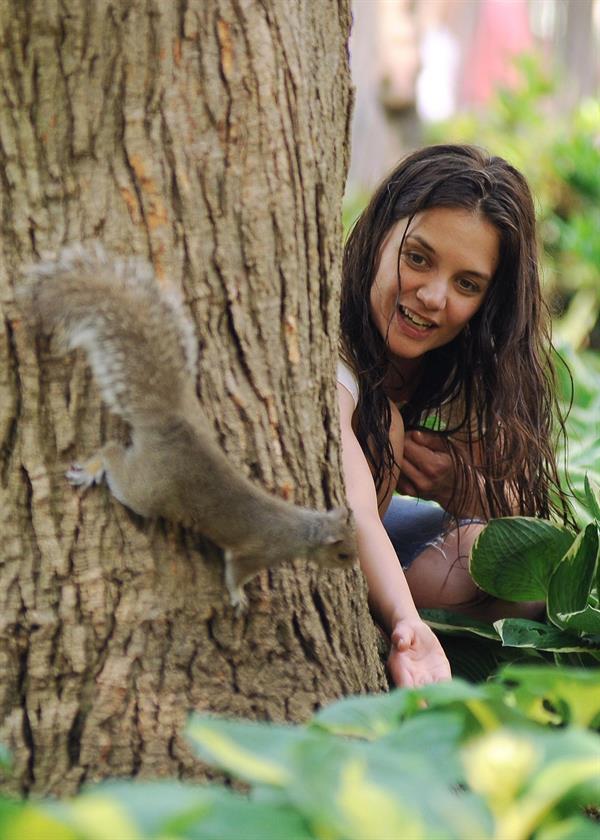 Katie Holmes Films  Mania Days  in Washington Square Park (May 21, 2013) 