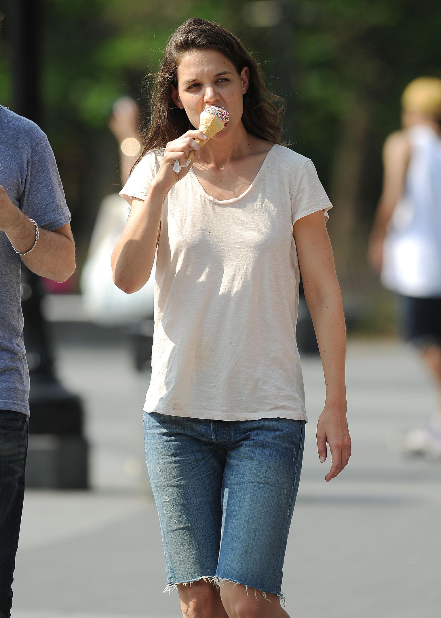 Katie Holmes Films  Mania Days  in Washington Square Park (May 21, 2013) 