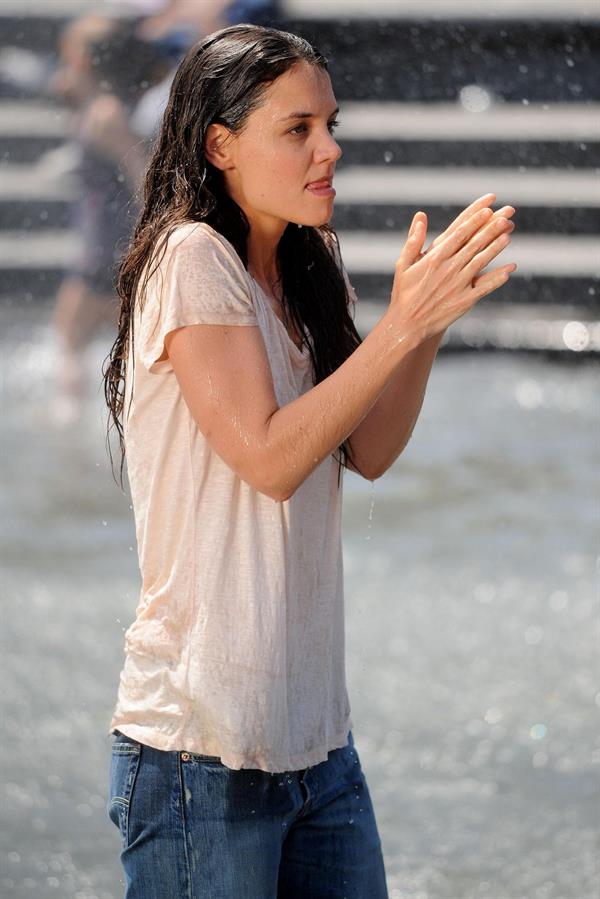 Katie Holmes Films  Mania Days  in Washington Square Park (May 21, 2013) 