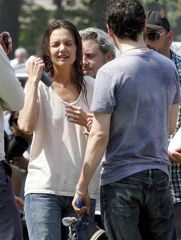 Katie Holmes Films  Mania Days  in Washington Square Park (May 21, 2013) 