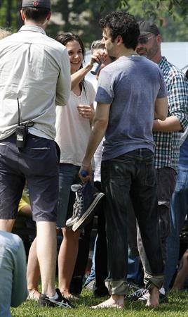 Katie Holmes Pictures Katie Holmes Films  Mania Days  in Washington Square Park (May 21, 2013)