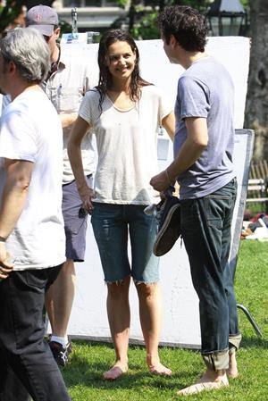 Katie Holmes Pictures Katie Holmes Films  Mania Days  in Washington Square Park (May 21, 2013)