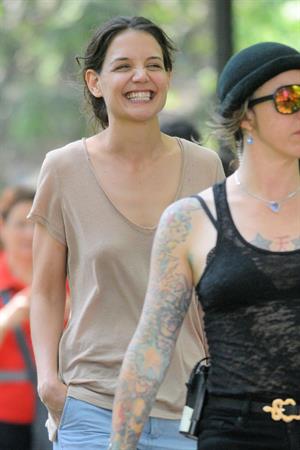 Katie Holmes Pictures Katie Holmes Films  Mania Days  in Washington Square Park (May 21, 2013)