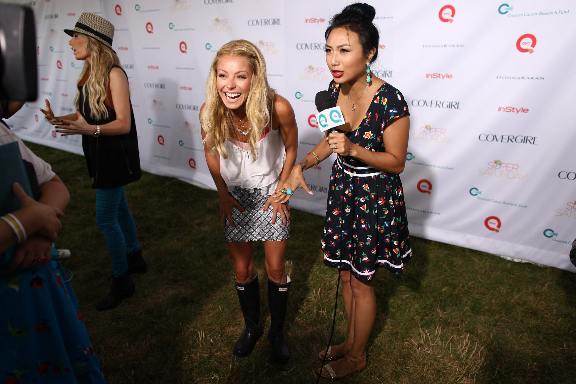 Kelly Ripa - OCRF's 15th annual Super Saturday -- Water Mill, Jul. 28, 2012