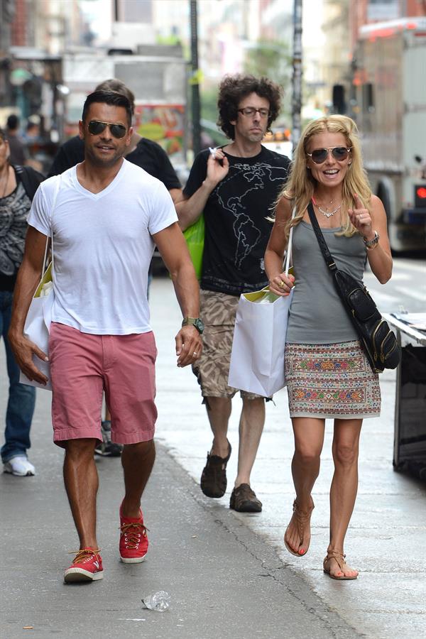 Kelly Ripa - Out in SoHo for some shopping - July 27, 2012