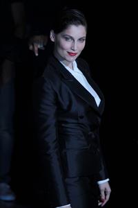 Laetitia Casta Dolce & Gabbana - Front Row - Milan Fashion Week (Sep 23, 2012) 