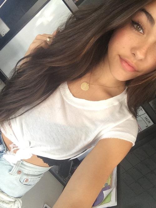 Madison Beer taking a selfie