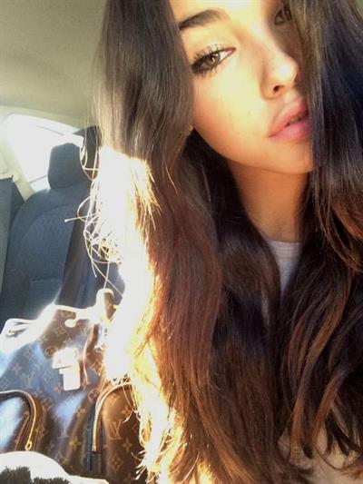 Madison Beer taking a selfie