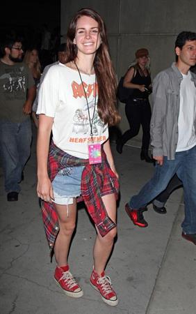 Lana Del Rey Goes to the Red Hot Chili Peppers Concert in LA (8-11-12)
