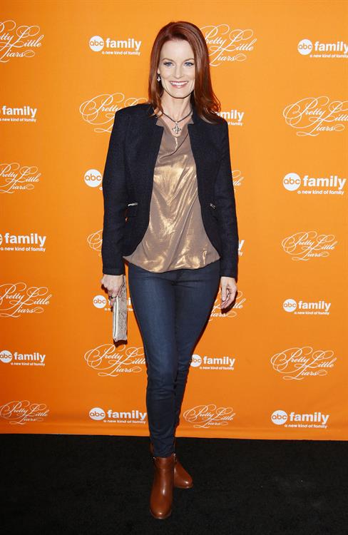 Laura Leighton  Pretty Little Liars  Halloween Episode Premiere (Oct 16, 2012) 