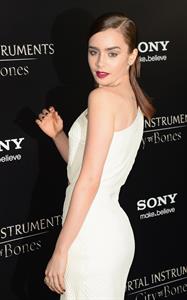 Lily Collins The Mortal Instruments City Of Bones Premiere LA 8/12/2013 