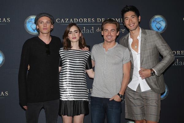 Lily Collins  City of Bones  Mexico Photcall 8/26/13  