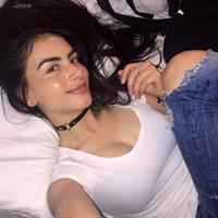 Jessica Cediel taking a selfie