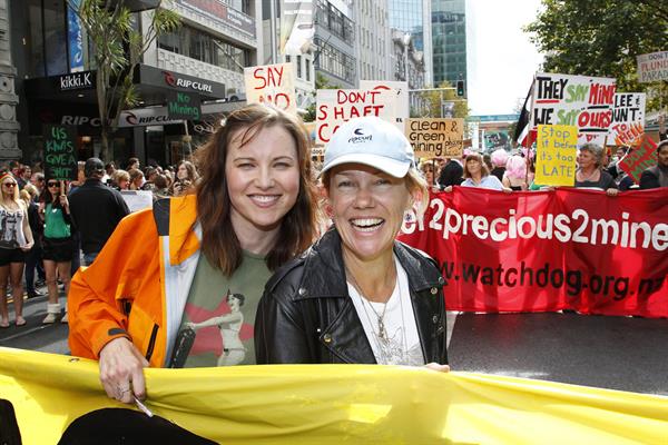 Lucy Lawless - March against mining, Auckland NZ 5/1/10  